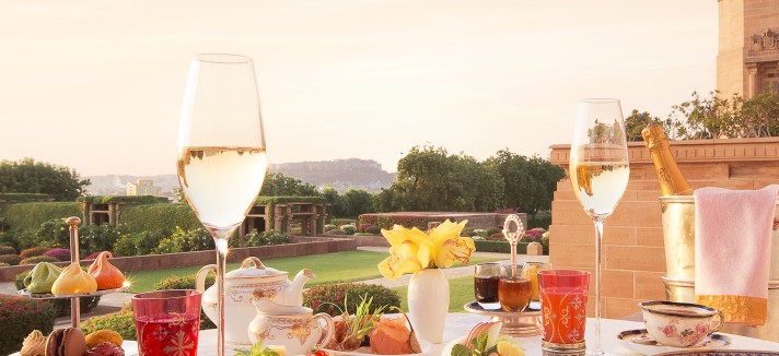 dining_ubpj_pillars_hightea_11157-2-3x2