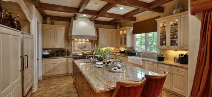 toni-braxton-house-sells-in-calabasas-ca-kitchen
