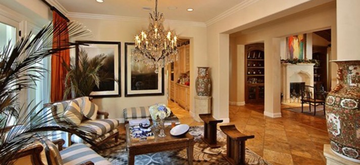 toni-braxton-house-sells-in-calabasas-ca-living-room-2_1