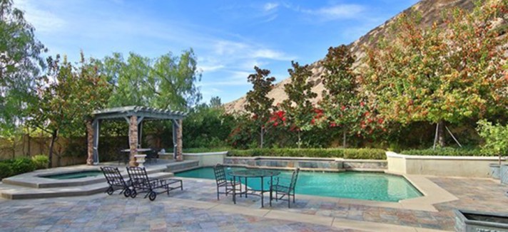 toni-braxton-house-sells-in-calabasas-ca-pool-3