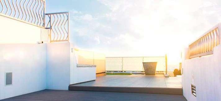 ice-cube-buys-house-in-marina-del-ray-ca-balcony