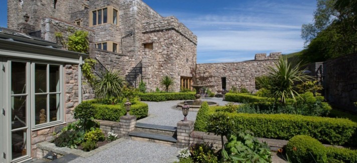 pay-jose-mourinho-views-modern-welsh-castle-2-1060x594