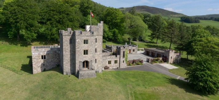 pay-jose-mourinho-views-modern-welsh-castle-4-1060x594