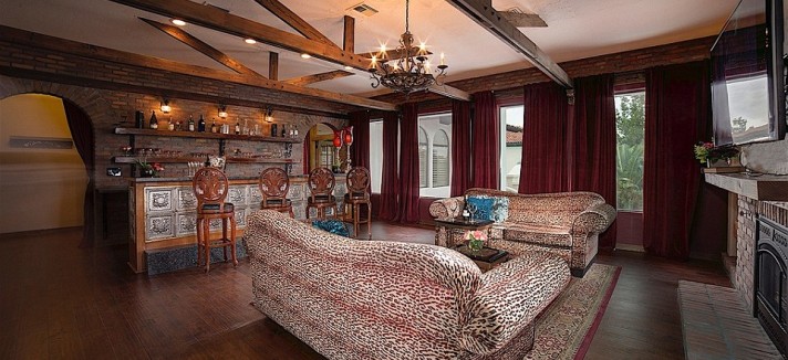 34c0d11400000578-3615257-image-a-35_1464541685361