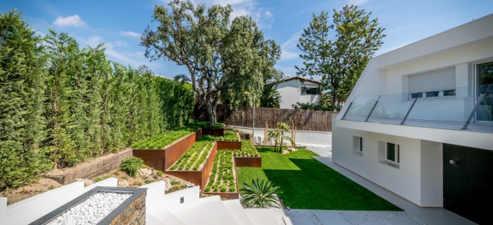 A casa está situada em Alella, na Catalunha