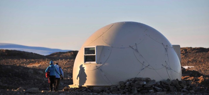fibre_glass_pods_of_white_deserts_camp