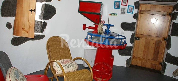 h.8774373.1070.680.0.ffffff.wm_.033d9ba9