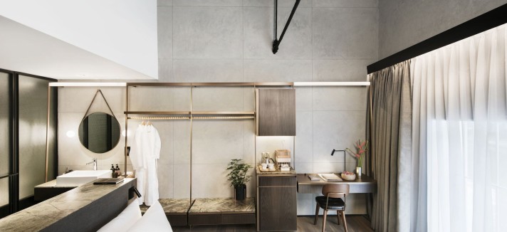 589ab9ec27690-the-warehouse-hotel-river-view-loft