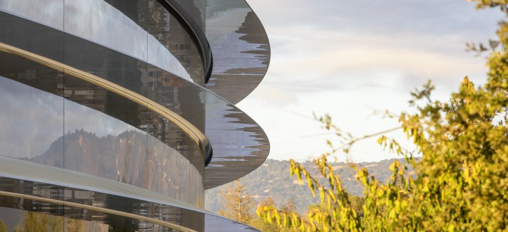 apple-park-photo-1-building-trees