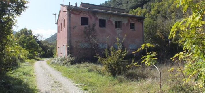 cammino_di_san_benedetto_umbria_norcia_pg_casello_ferroviario_