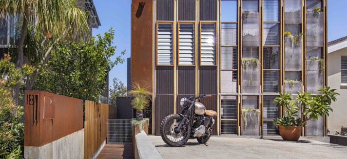 casa_piscina_salon_02