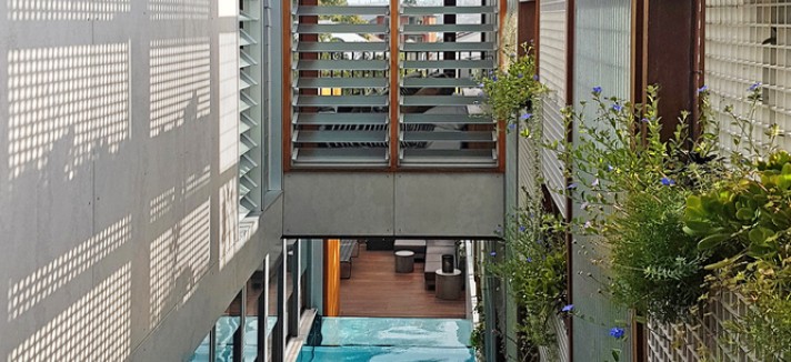 casa_piscina_salon_06