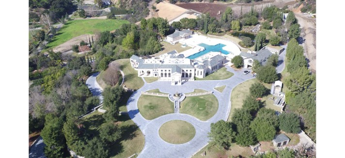 extravagant_extras_in_california