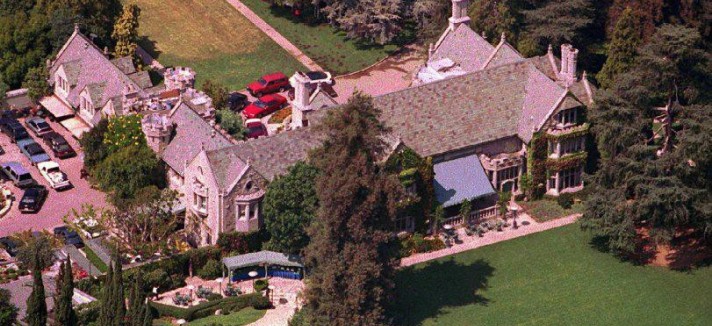 hugh_hefner-mansion4