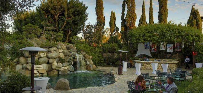 hugh_hefner-mansion5