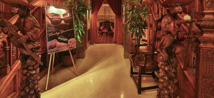 hugh_hefner-mansion7