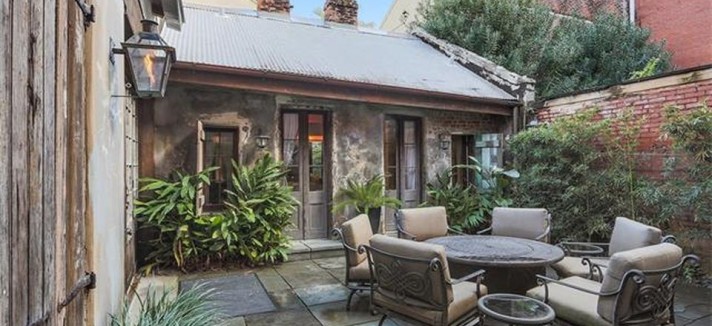 is9t83u8r8fy031000000000