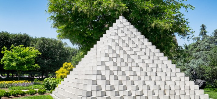the_sculpture_garden-national_gallery_of_art_in_washington-shutterstock