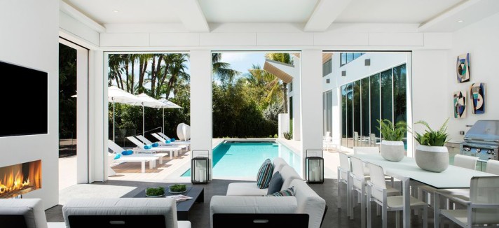 Uma sala de estar onde não falta nada