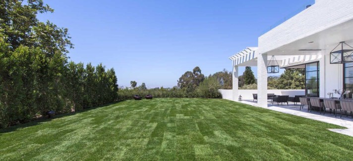 Um jardim que mais parece um campo de futebol