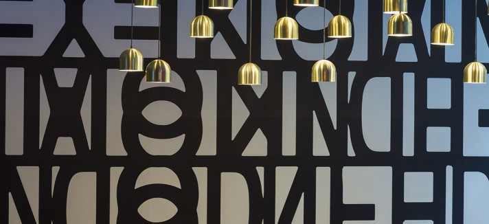 Os detalhes na entrada do hotel 