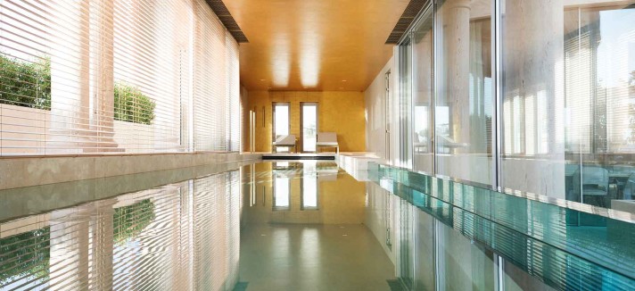 Uma piscina interior, para os dias mais frios