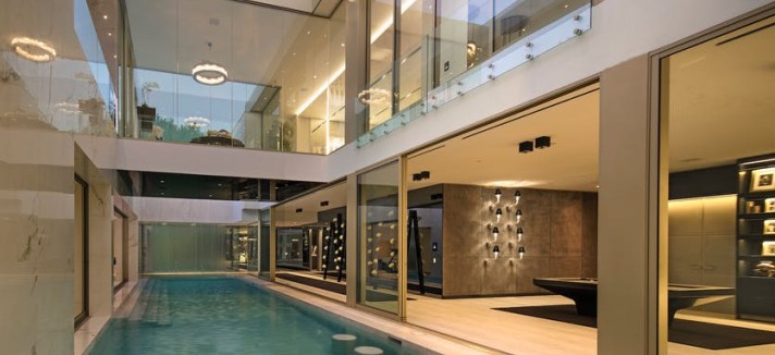 Piscina interior...