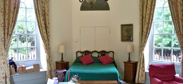 Mais uma perspetiva do quarto...