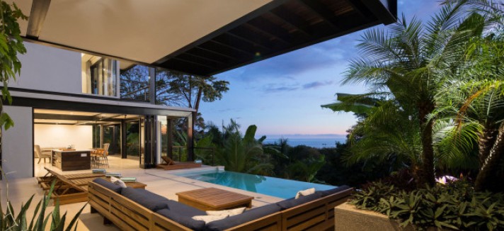 E uma enorme piscina...