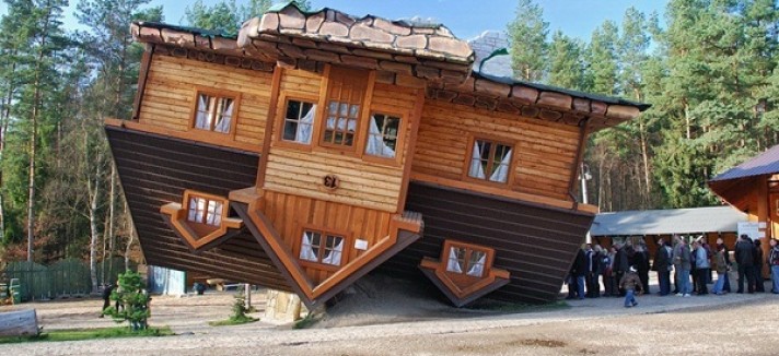 Casa de madeira... virada do avesso