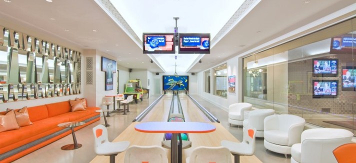 Não falta uma pista de bowling