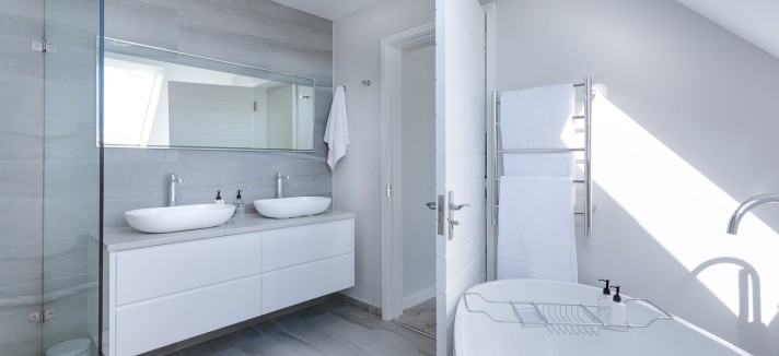modern-minimalist-bathroom-3115450_1280