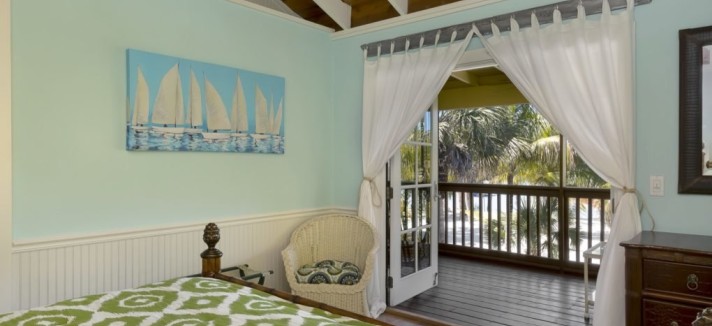 Um dos quartos da casa