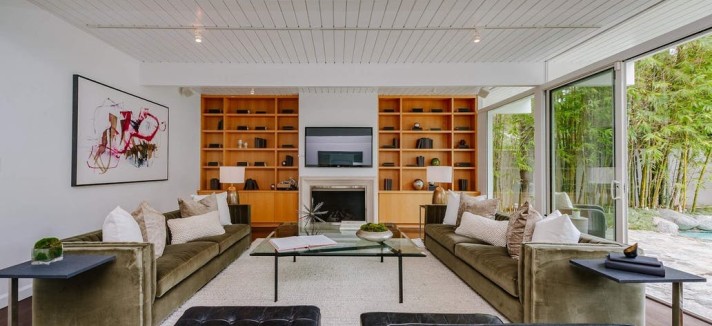 ... todas com vista para o pátio 