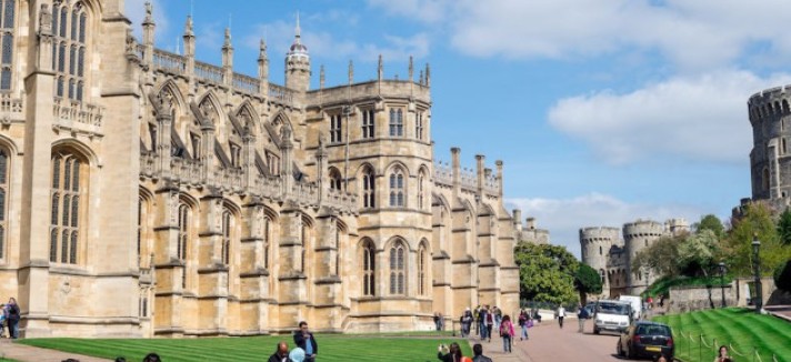 Uma das fachadas da capela