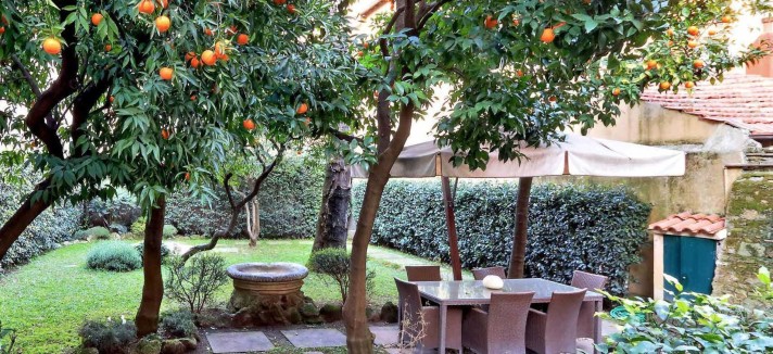 Dispõe de um jardim com 2.000 m2