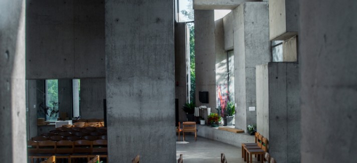 O interior da igreja