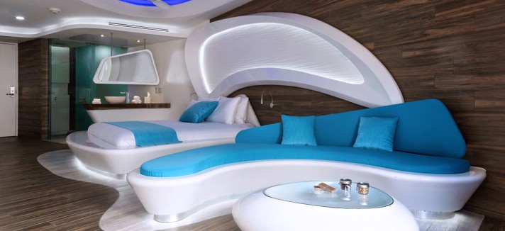 Uma suite em tons de azul