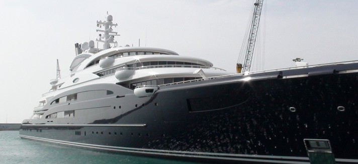 mega-yate-serene