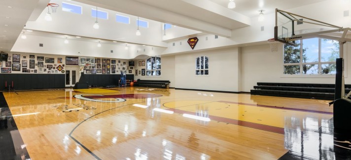 Campo de basquetebol, claro...