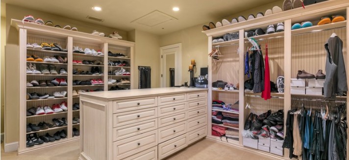 Uma sapateira com muito espaço...