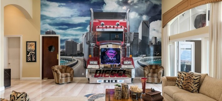 Um camião a entrar dentro da sala...