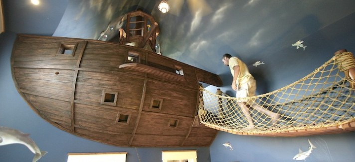 ultimate_pirate_ship_bedroom