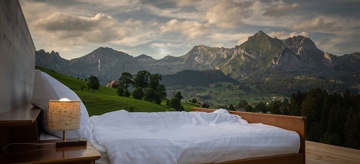 A televisão serve para comunicar com o porteiro