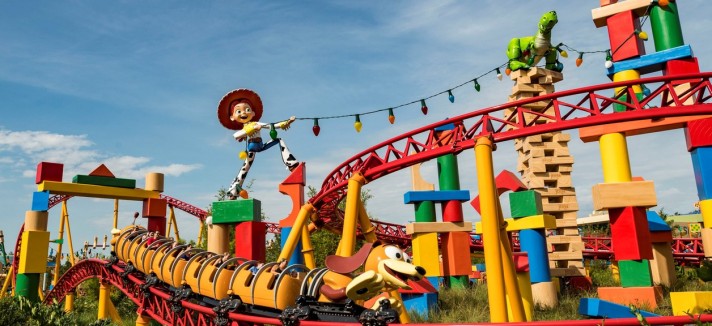 O cão de Woody e uma montanha russa