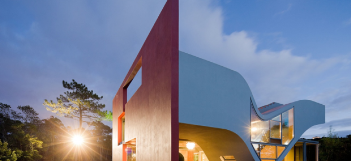 house-on-the-flight-of-birds-by-bernardo-rodrigues-in-portugal-2-630x420