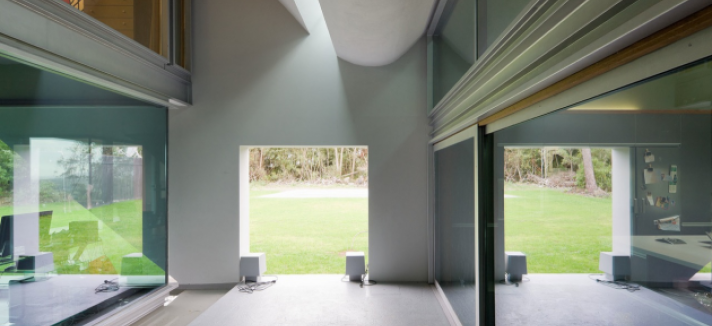 house-on-the-flight-of-birds-by-bernardo-rodrigues-in-portugal-8-630x420