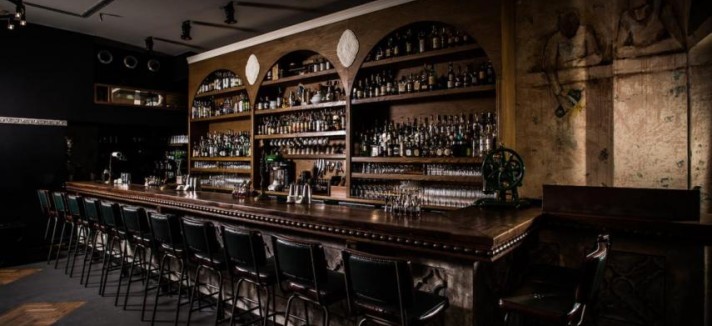 Bar em Atenas