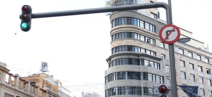 Há semáforos novos