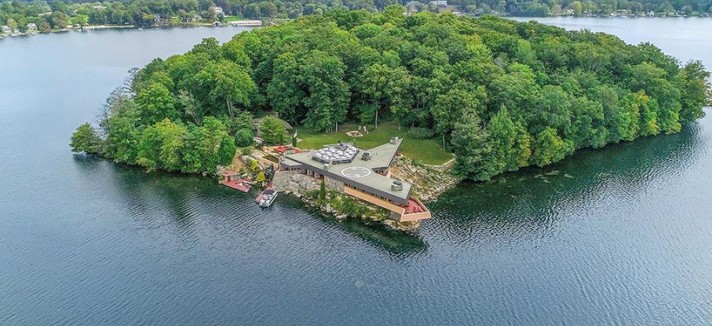A Ilha Petra fica no Lago Mahopac